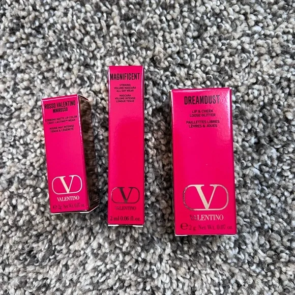 NEW Valentino Set